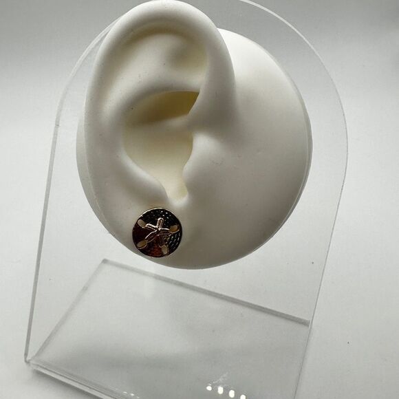 SALE! Vintage Avon gold tone sand dollar stud earrings! - Picture 8 of 11